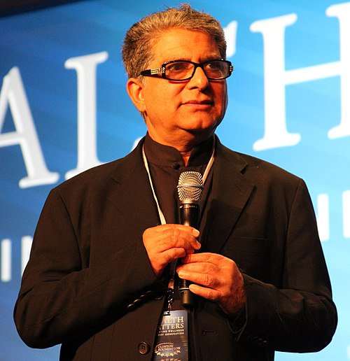 Υγεια - θεραπευτες Deepak Chopra Πρωτοπόρος στην Ολιστική Ιατρική 2 Θεραπευτές 500px Deepak Chopra 2013 cropped